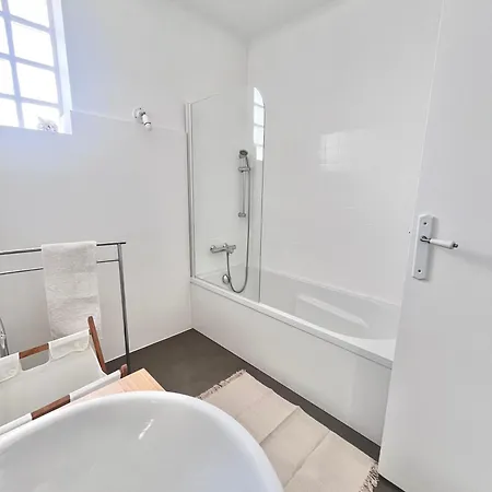 Apartamento T2 - Proces - Parking Gratuit - Wifi *